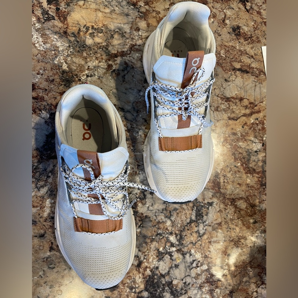 On Running Women’s 7.5 Cloud Nova White Pearl Shoes